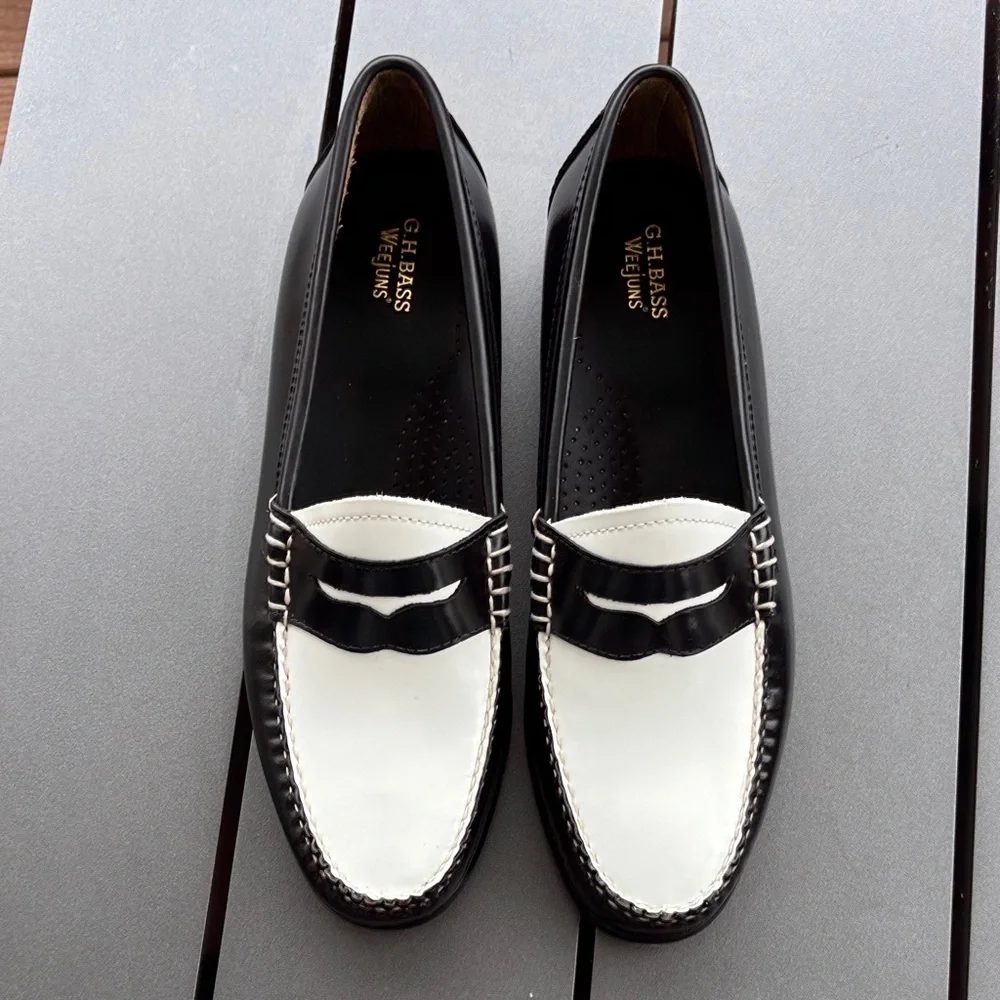NWOT Bass Women's Black and White Loafers - Picture 1 of 4